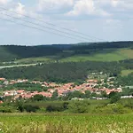 Chalupa Menany - Karlstejn *