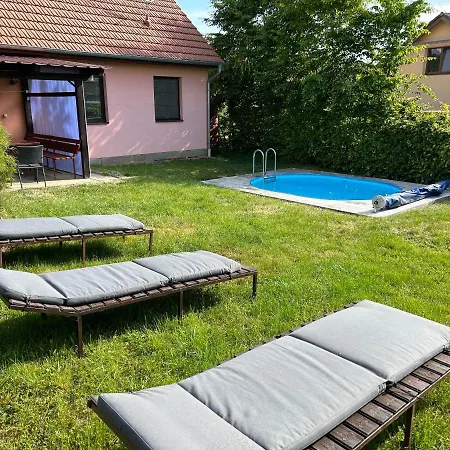 Chalupa Menany - Karlstejn Бероун