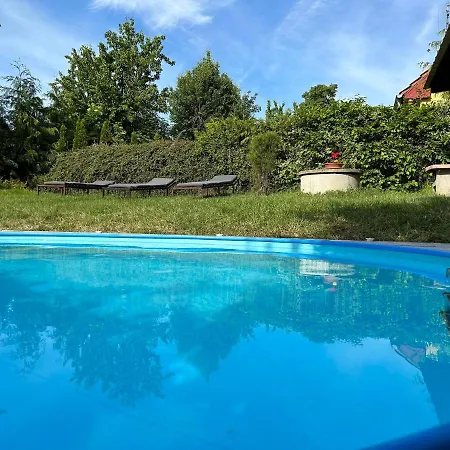 Chalupa Menany - Karlstejn * Бероун