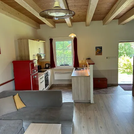 Chalupa Menany - Karlstejn *