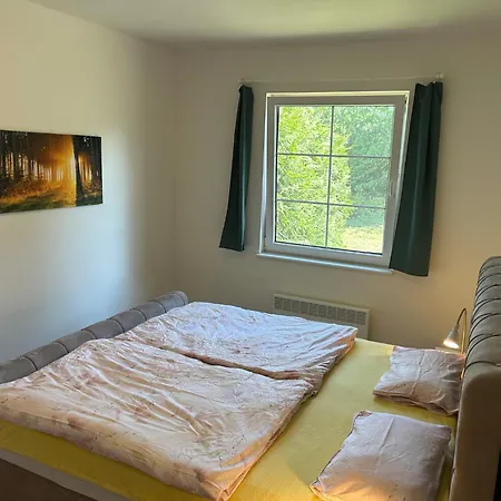 Chalupa Menany - Karlstejn