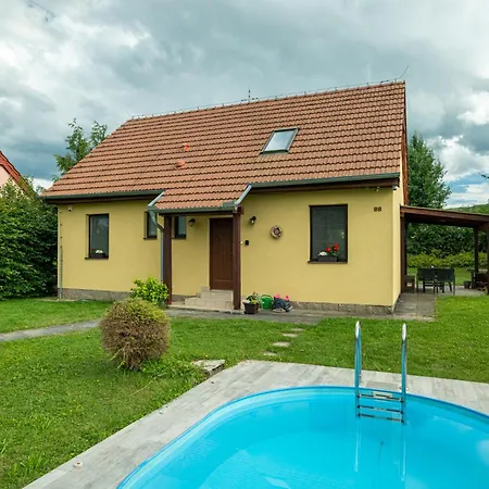 Chalupa Menany - Karlstejn Бероун