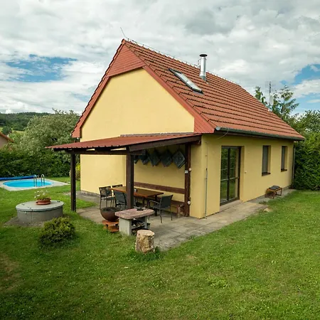 Chalupa Menany - Karlstejn