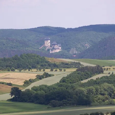 Chalupa Menany - Karlstejn * Бероун