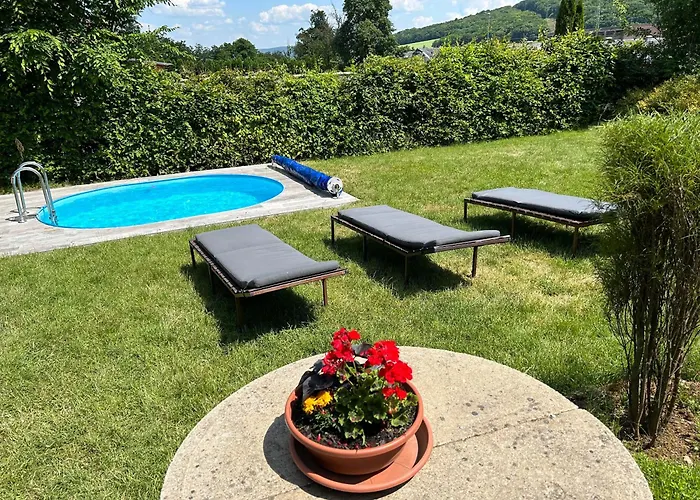 Chalupa Menany - Karlstejn