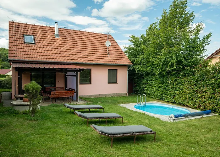 Chalupa Menany - Karlstejn Дом отдыха *